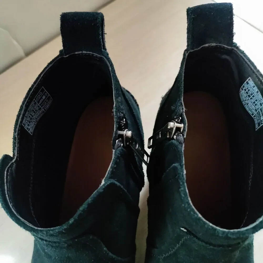 UGG Leahy Buckle Heeled Black Suede Ankle Boots Women's Size 9